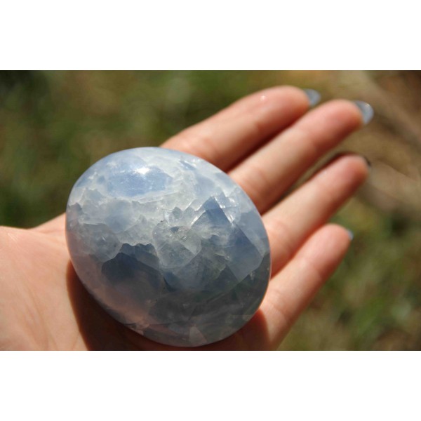 Calcite Bleue polie de 138 grammes