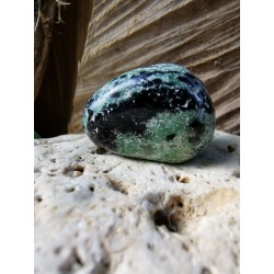 Rubis sur Zoïsite - Poli 12 gr