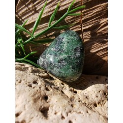 Rubis sur Zoïsite - Poli 26 gr